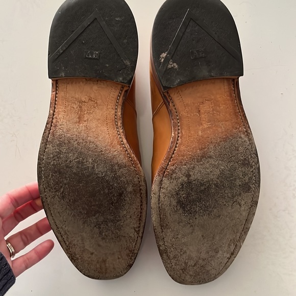 Allen Edmonds, Hillcrest mens dress shoes. Size mens 9 - Picture 4 of 6